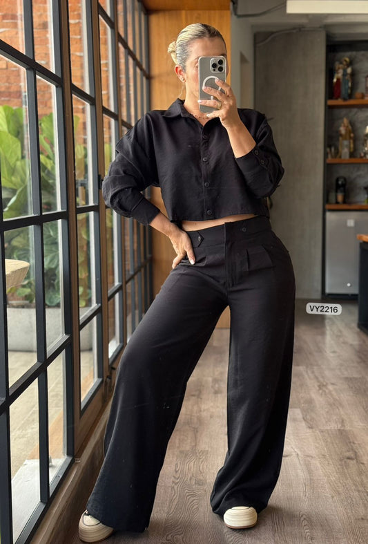 Conjunto EUREKKA – Camisa con diseño espalda + Pantalón Wide Leg