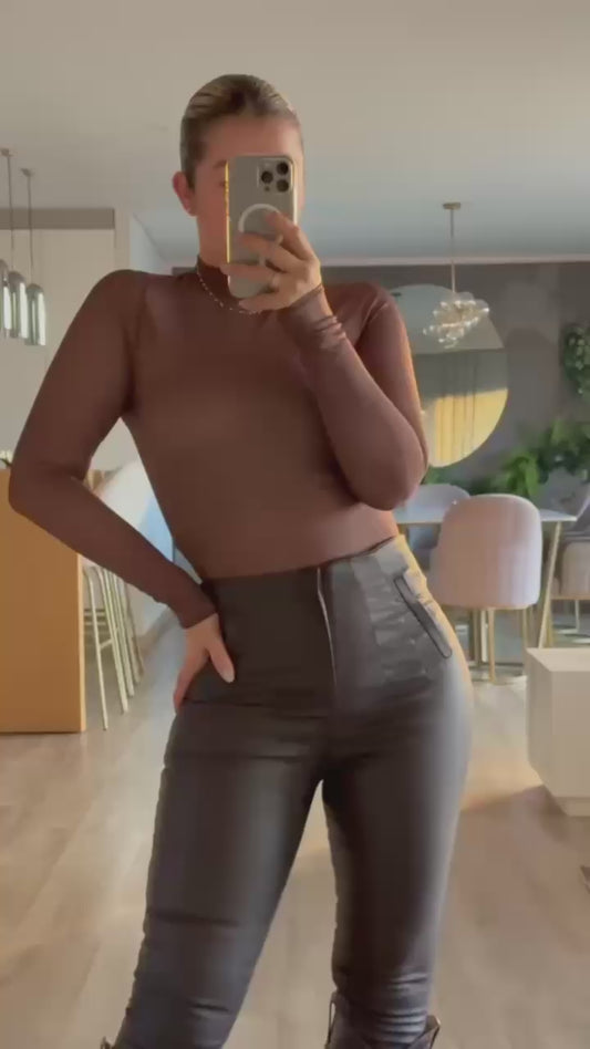 PANTALON ZARA CUERO SINTETICO